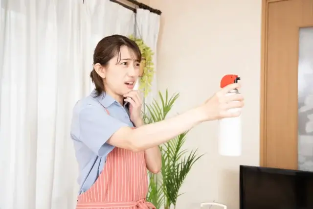 自分でエアコンからゴキブリを追い出す方法は?