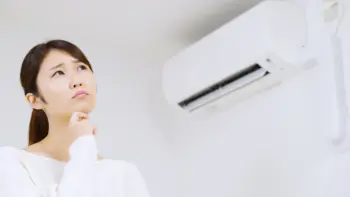 エアコンから「カタカタ」音はゴキブリ？原因と今すぐできる対処法を解説