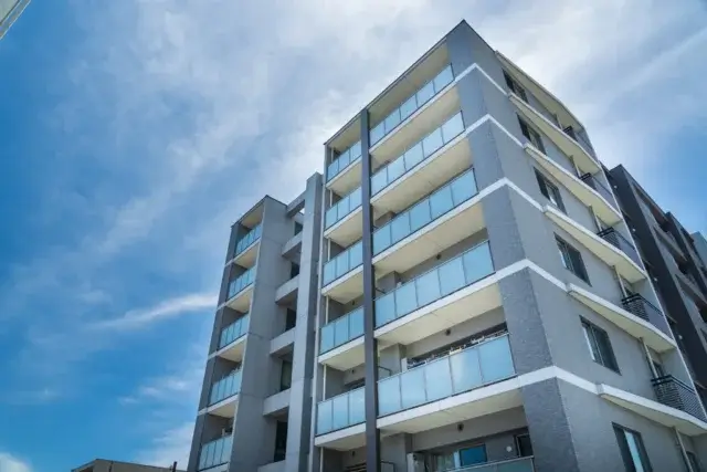 新築・高層階でもゴキブリが出る理由は？